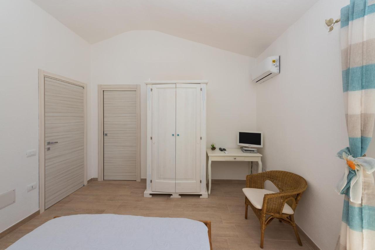 B&B Bithia Chia Dış mekan fotoğraf